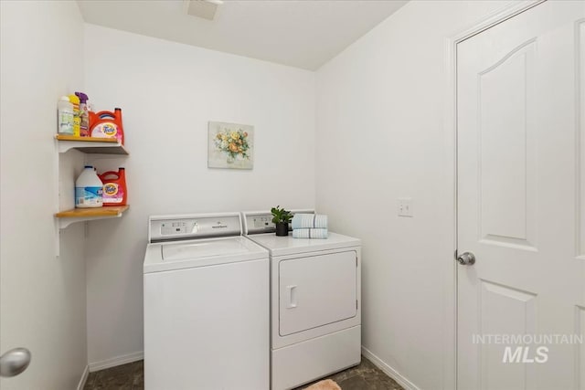 4456 N Weston Ave, Meridian, ID 83646 - laundry area featuring washer and dryer and baseboards