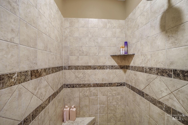3408 Ridgeline Dr, Kimberly, ID 83341 - details featuring a tile shower