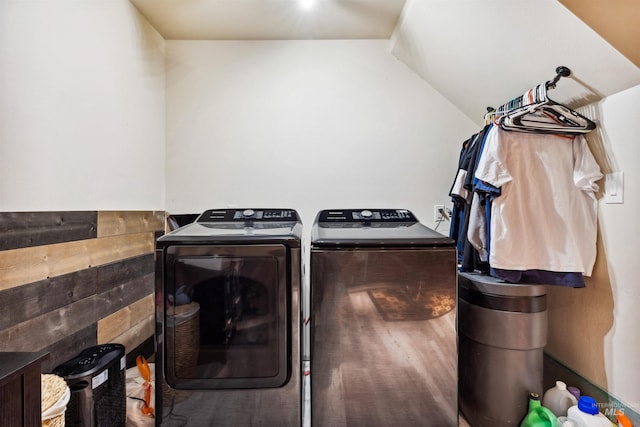 laundry room with washing machine and dryer