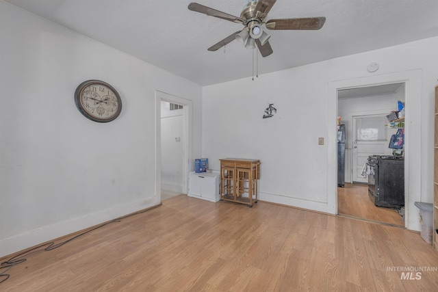 538 N 6th St, Payette, ID 83661 - unfurnished room with a ceiling fan, light wood-style floors, and a smoke detector