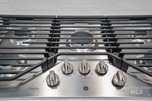 5801 W Escalante, Eagle, ID 83616 - details with stainless steel gas stovetop