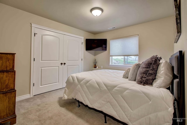 3330 E 4050 N, Twin Falls, ID 83301 - carpeted bedroom featuring a closet, baseboards, and visible vents