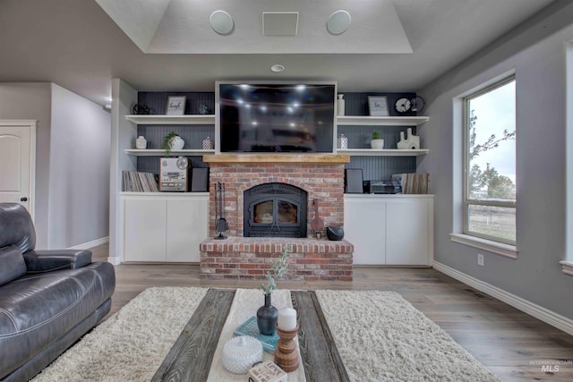 3330 E 4050 N, Twin Falls, ID 83301 - living room featuring a healthy amount of sunlight, baseboards, and wood finished floors