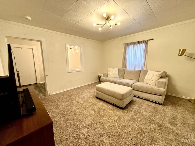 living room featuring crown molding and carpet