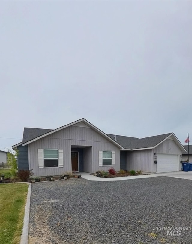 808 Adell Ave, Filer, ID 83328 - single story home featuring roof with shingles, driveway, and a garage