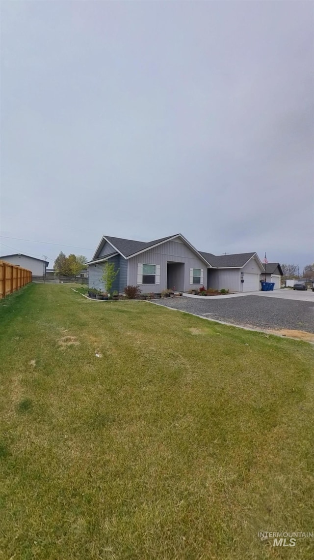 808 Adell Ave, Filer, ID 83328 - view of front of house featuring a front lawn
