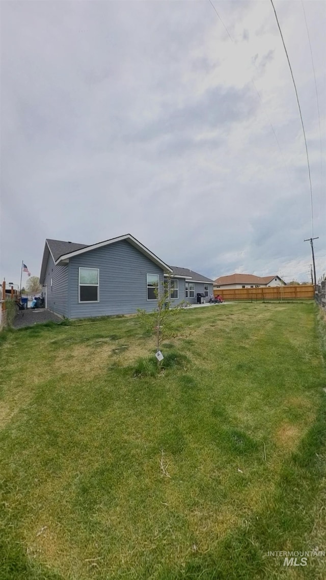 808 Adell Ave, Filer, ID 83328 - view of yard featuring fence
