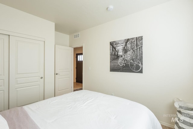 bedroom featuring a closet