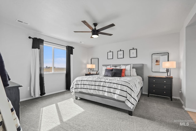 bedroom featuring ceiling fan