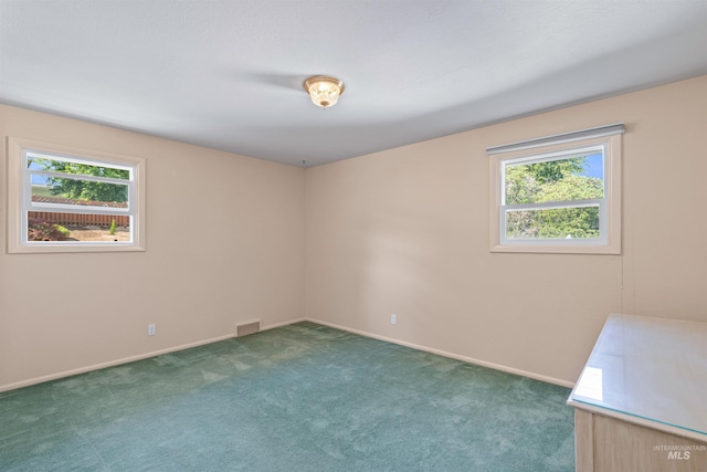 600 18th Ave, Lewiston, ID 83501 - carpeted empty room featuring healthy amount of natural light