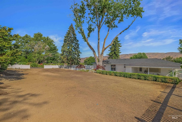 600 18th Ave, Lewiston, ID 83501 - view of yard with a mountain view