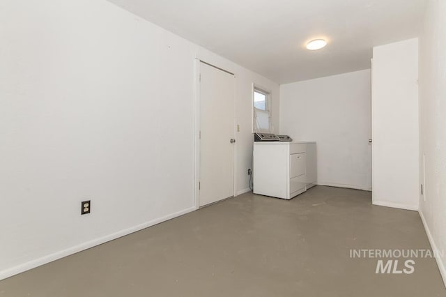 602 Nevada Ave, Homedale, ID 83628 - laundry area with independent washer and dryer and baseboards