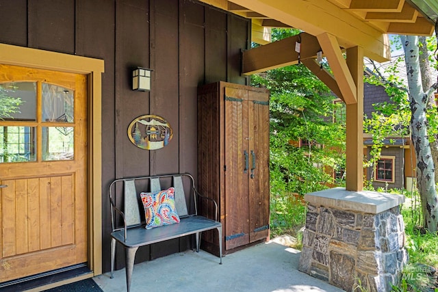 23 Golden Bar Ct, Donnelly, ID 83615 - entrance to property featuring board and batten siding