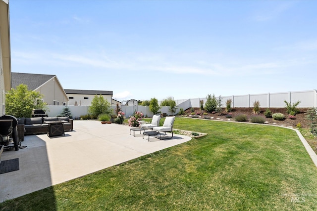 2188 Navigator St, Middleton, ID 83644 - fenced backyard featuring outdoor lounge area and a patio