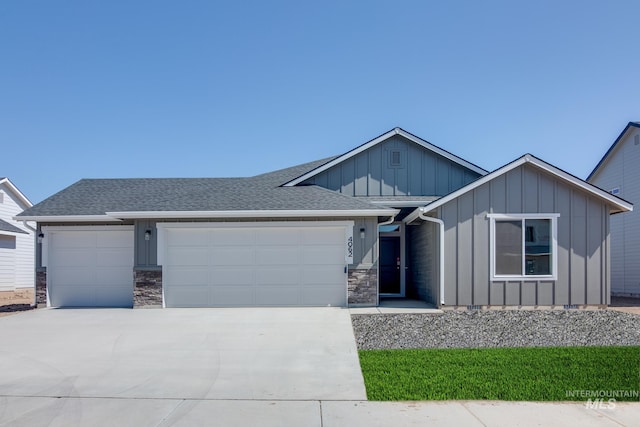 view of front of home featuring a garage