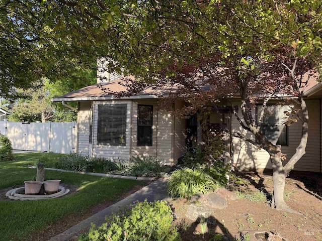 625 Trotter Dr, Twin Falls, ID 83301 - view of front of property featuring a chimney