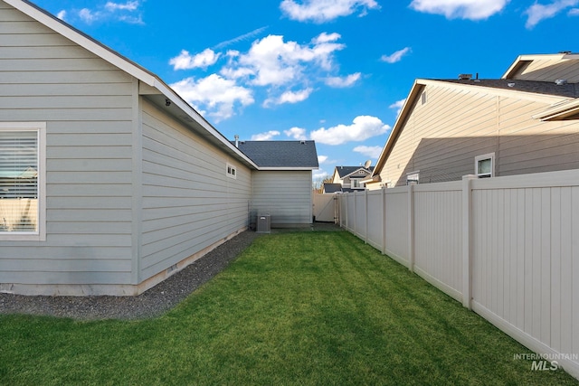 view of yard with cooling unit