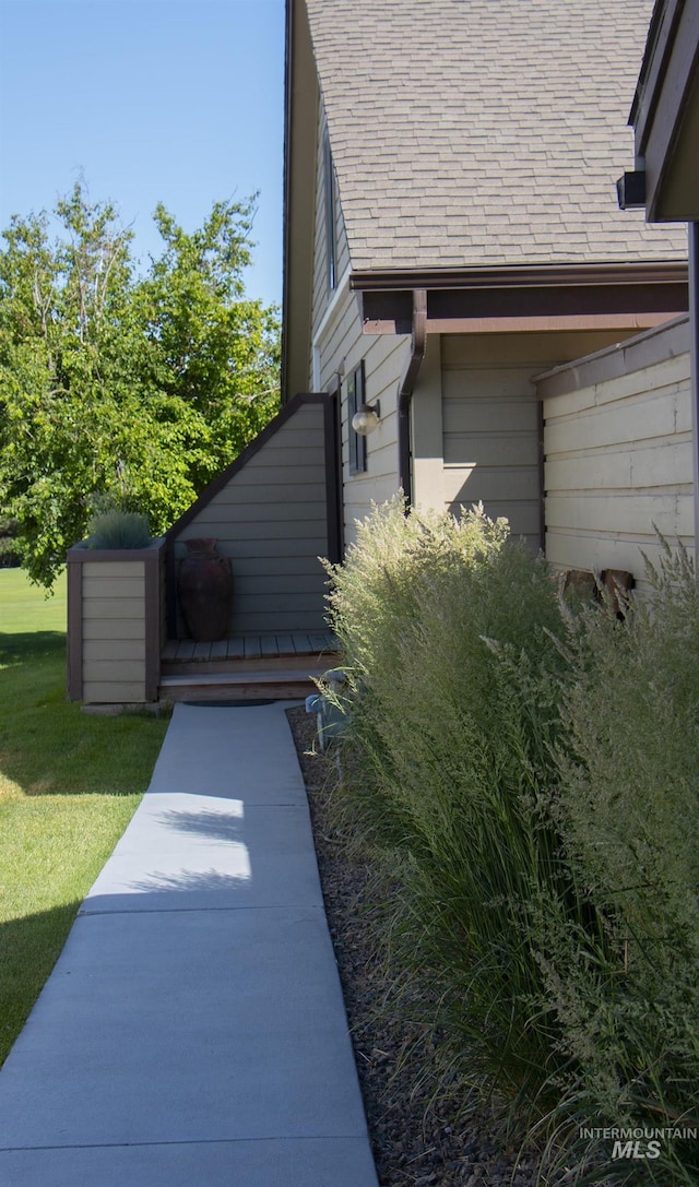2722 Pascoe Ln, Nampa, ID 83686 - view of property exterior featuring a lawn