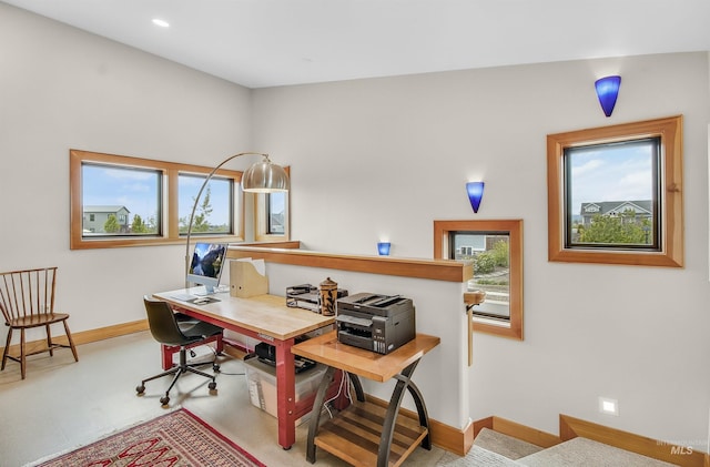 2809 Hampton Ct, Moscow, ID 83843 - office space with baseboards