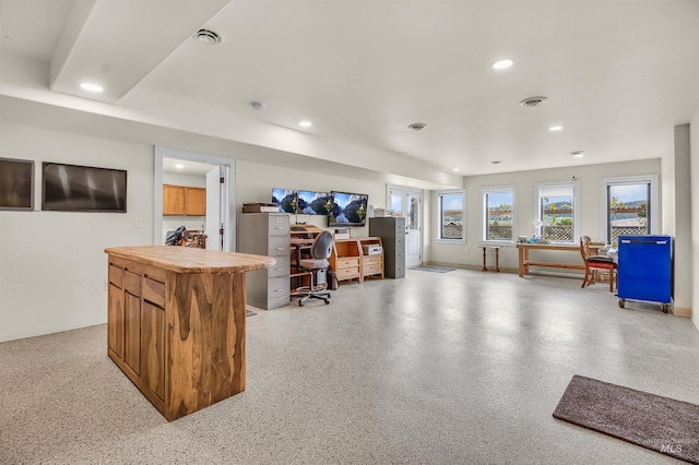 2809 Hampton Ct, Moscow, ID 83843 - office with recessed lighting