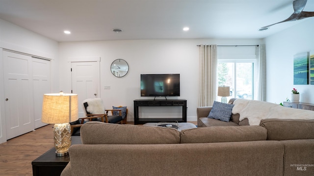 1147 Driscoll Ridge Rd, Troy, ID 83871 - living area with wood finished floors, recessed lighting, and a ceiling fan
