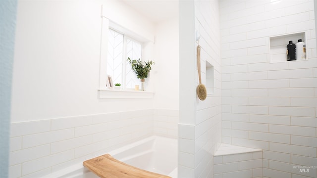 1147 Driscoll Ridge Rd, Troy, ID 83871 - bathroom featuring a tub