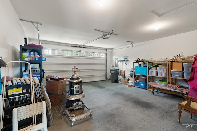 1141 Liberty Dr, Clarkston, WA 99403 - garage with a garage door opener