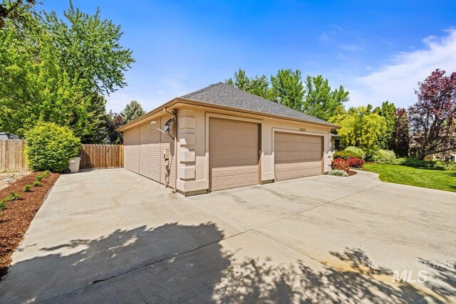 view of detached garage