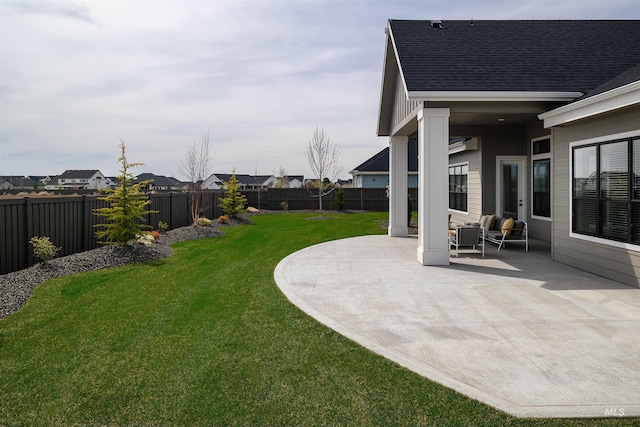 view of yard featuring a patio area