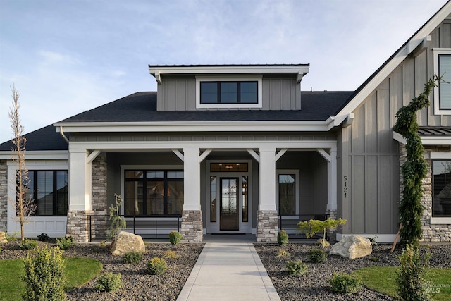 view of front of property featuring covered porch