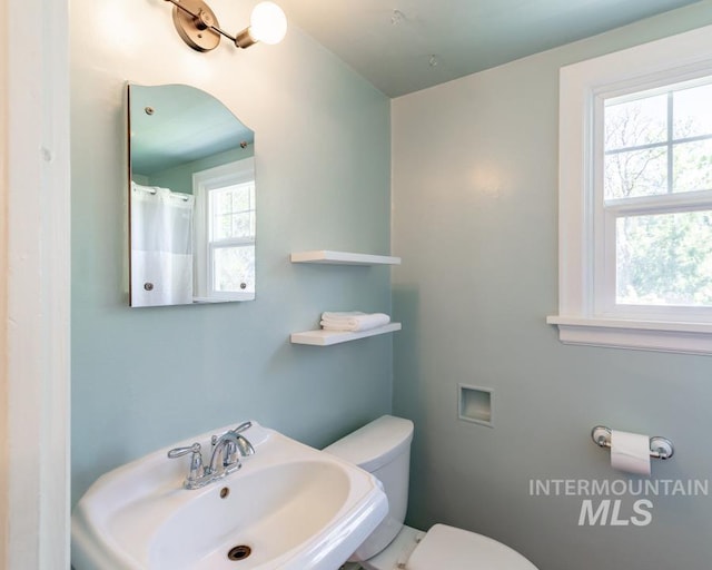 517 E C St, Moscow, ID 83843 - full bathroom with a sink and toilet