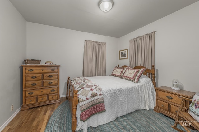 1035 N 7th Ave N, Payette, ID 83661 - bedroom with wood finished floors and baseboards
