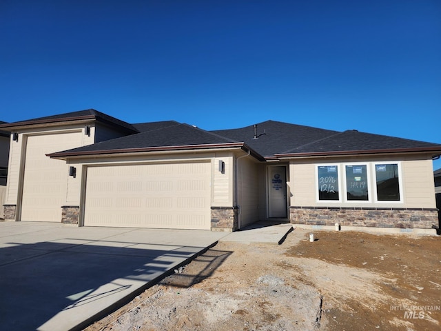 view of front facade with a garage