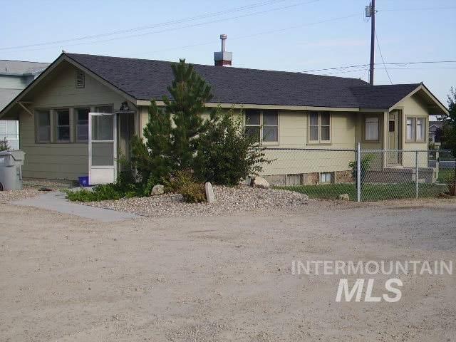 1107 Lake Lowell Ave, Nampa, ID 83686