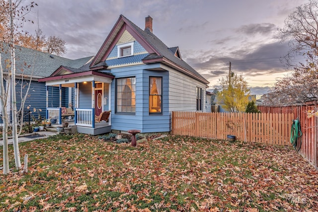 view of front of home with covered porch