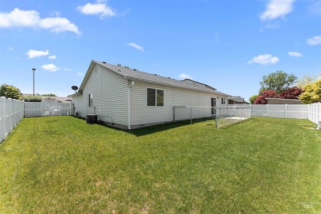 816 W Georgia Ave, Nampa, ID 83686 - back of property with central AC unit and crawl space