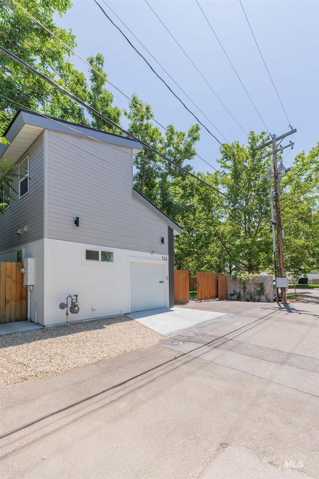 712 E Sheridan, Nampa, ID 83686 - view of side of property with driveway