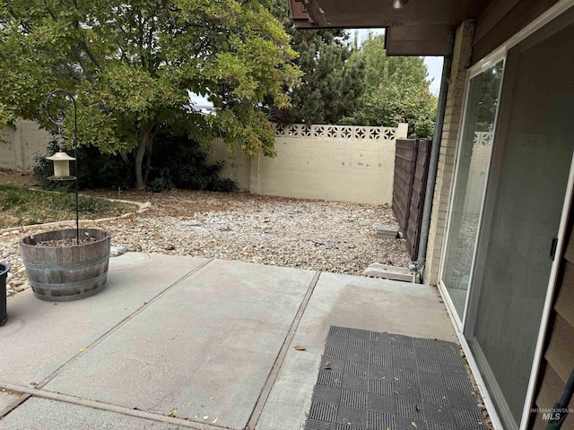 1111 SW 11th Ave, Ontario, OR 97914 - view of patio / terrace with a fenced backyard