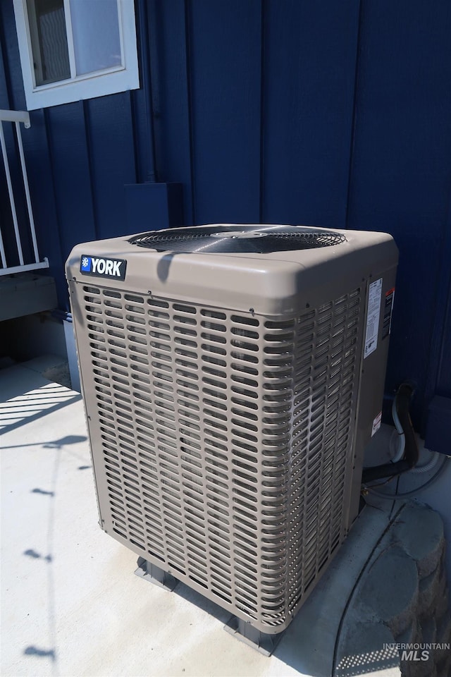 2405 23rd St, Clarkston, WA 99403 - exterior view of central AC unit