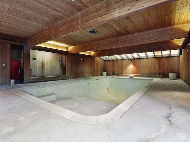 view of pool featuring a jacuzzi