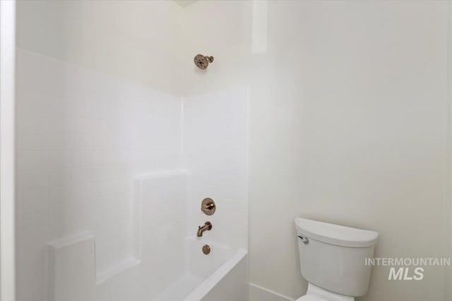 4265 W Thornapple Dr, Meridian, ID 83646 - bathroom featuring toilet and bathtub / shower combination