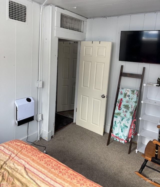 bedroom featuring carpet flooring