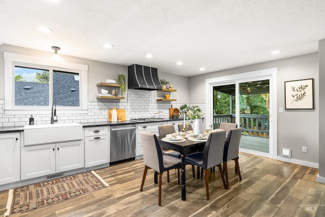 473 E Ranch Dr, Eagle, ID 83616 - dining room with wood finished floors, baseboards, and recessed lighting