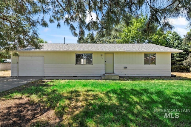 131 Goodall Pl, Mountain Home, ID 83647 - single story home with an attached garage, a front yard, concrete driveway, a shingled roof, and entry steps