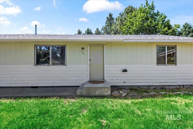131 Goodall Pl, Mountain Home, ID 83647 - view of front of home with a front yard
