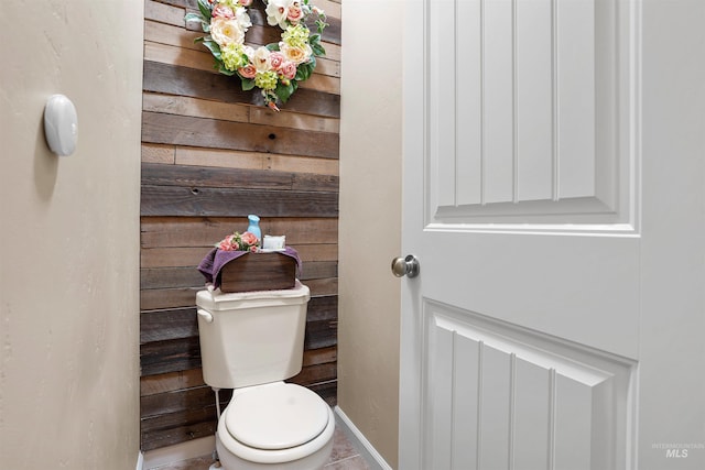 1020 Woodland St, Rupert, ID 83350 - bathroom featuring toilet and baseboards