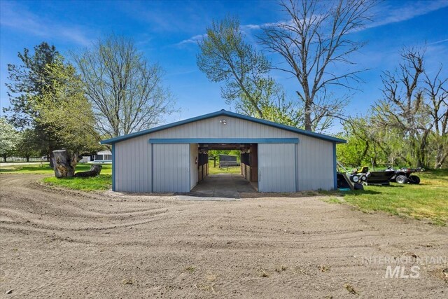 13343 N Horseshoe Bend Rd, Boise, ID 83714 - garage with driveway