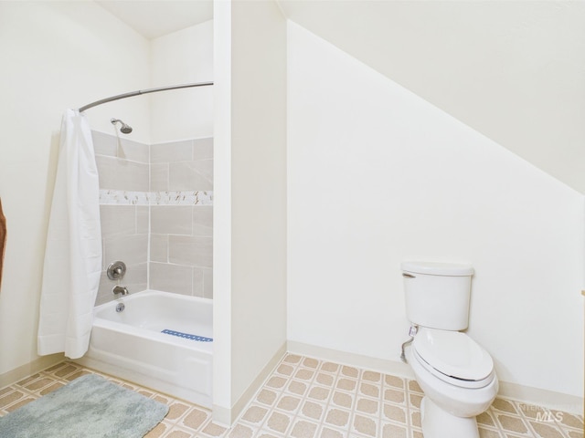 19 Hack Ln, Idaho City, ID 83631 - bathroom with toilet, shower / tub combo, and baseboards
