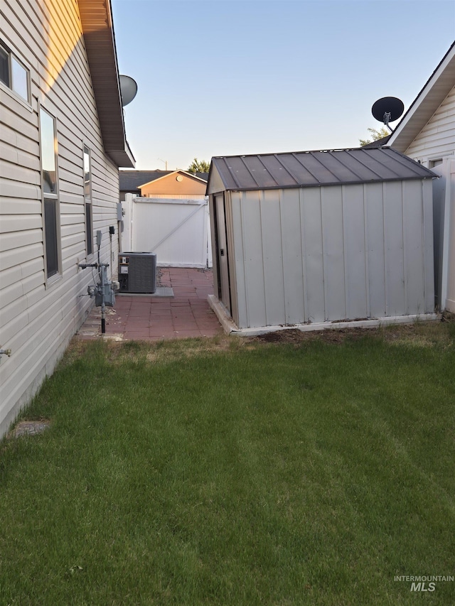 400 Pheasant Rd W, Twin Falls, ID 83301 - view of yard with a storage shed and a patio area