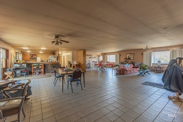 dining room with ceiling fan